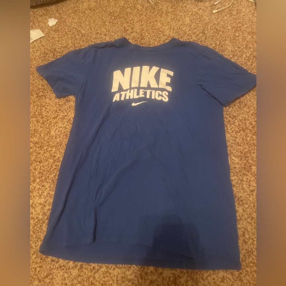 nike t shirt